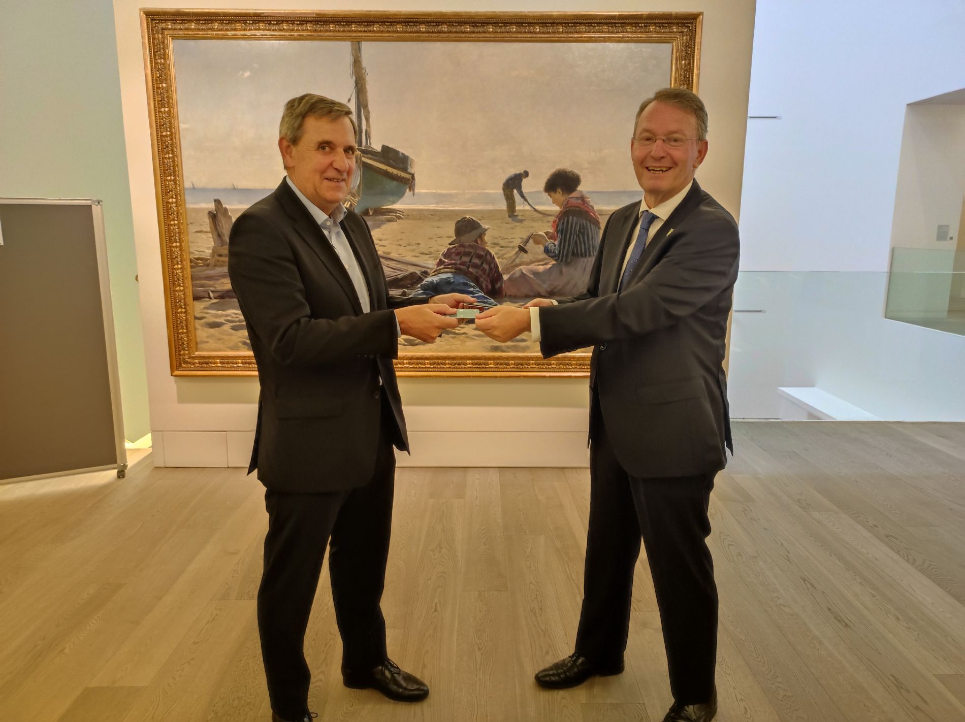 Abel Fernndez (Decano CEA) y Alfonso Martnez (Presidente Amigos Museo BBAA)